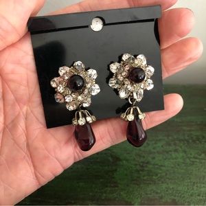 Clip earrings. Vintage.